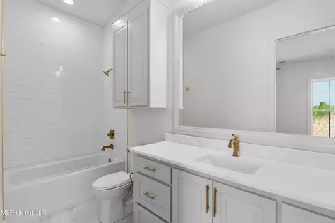 Bath - 218 Amelia Cir, Madison, MS 39110 photo 4 of 8