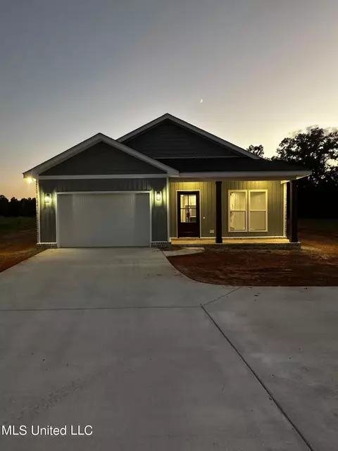 118 Trevor Lane Ln, Lucedale, MS 39452