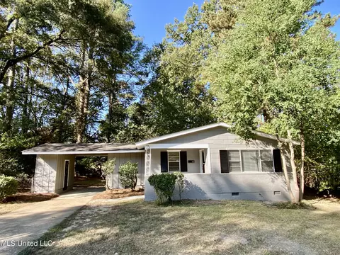573 N Park Ln, Jackson, MS 39206 photo 1