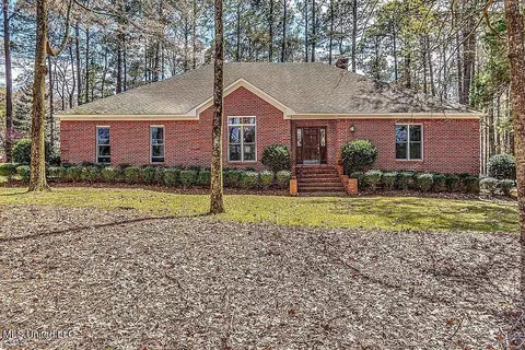 209 Green Oak Ln, Madison, MS 39110