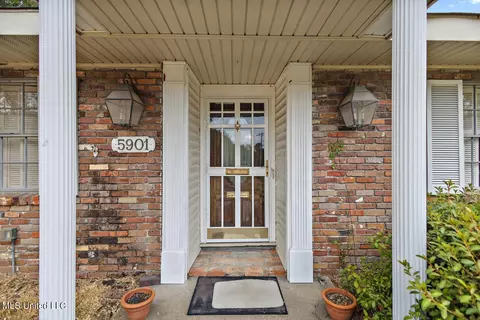 5901 Medallion Dr, Jackson, MS 39211 photo 2