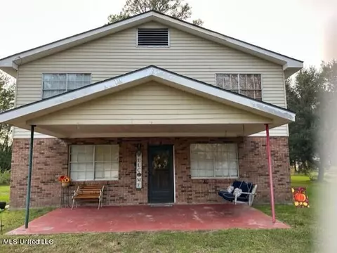8425 West St, Ocean Springs, MS 39565