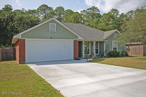 11525 Bayou Pl, Ocean Springs, MS 39564
