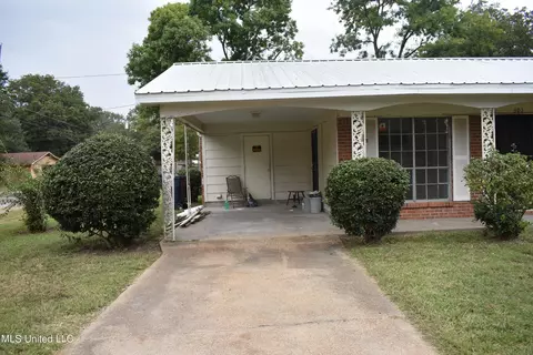 501 Walker St, Indianola, MS 38751