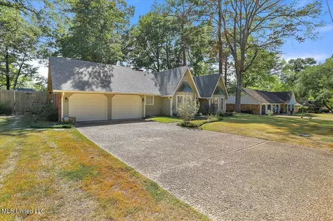 1479 Tracewood Dr, Jackson, MS 39211 photo 3