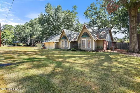 1479 Tracewood Dr, Jackson, MS 39211 photo 2