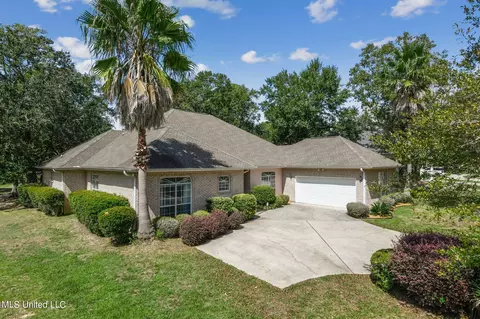 6811 Hilo St, Diamondhead, MS 39525