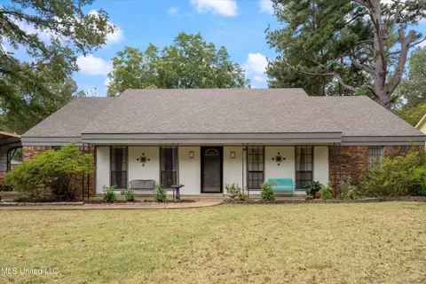 471 N Lakeshore Dr, Southaven, MS 38671