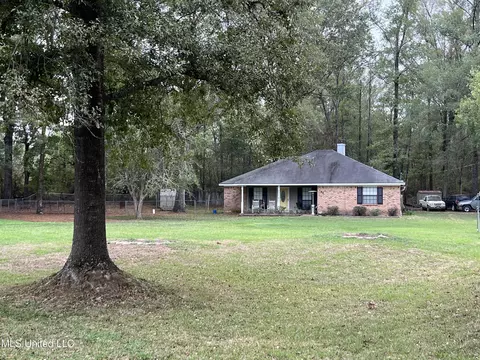 141 Highland Dr, Florence, MS 39073