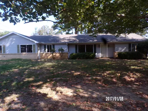 212 Byars Ave, Calhoun City, MS 38916