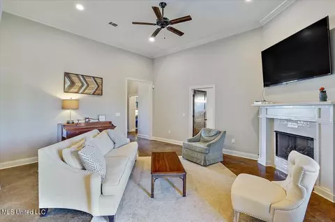 709 Sawgrass Lakes Dr, Brandon, MS 39042 photo 9