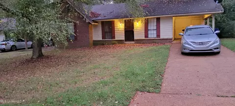 3335 Greenway Dr, Horn Lake, MS 38637