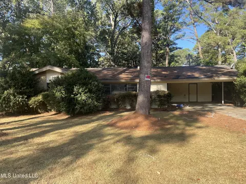 1855 Camellia Ln, Jackson, MS 39204