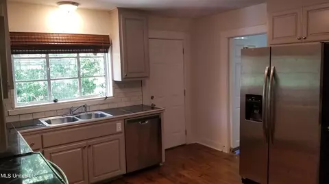 807-809 Fairview St, Jackson, MS 39202 photo 3