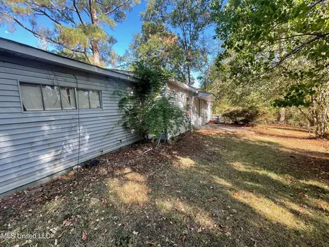 2764 Woodside Dr, Jackson, MS 39204 photo 6