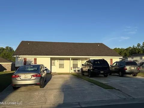 15135 Janus Rd, Biloxi, MS 39532