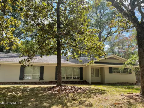 4152 Crestview Pl, Jackson, MS 39211