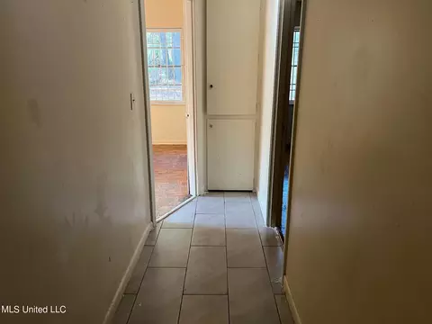 1215 Breckinridge Rd, Jackson, MS 39204 photo 7