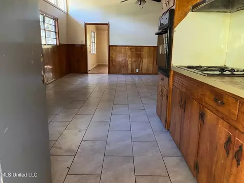 1215 Breckinridge Rd, Jackson, MS 39204 photo 2