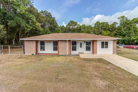 2100 Pamela Dr, Gautier, MS 39553