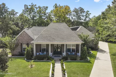 2524 Faulkner Ct, Ocean Springs, MS 39564