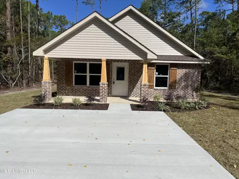 226 Music St, Waveland, MS 39576