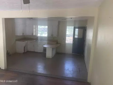 1322 Maria Dr, Jackson, MS 39204 photo 4