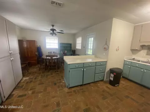 7904 Jason Dr, Moss Point, MS 39562 photo 31