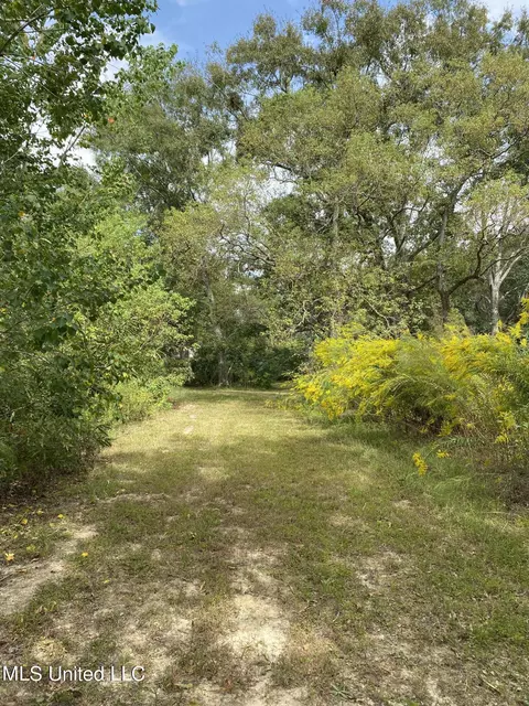 7904 Jason Dr, Moss Point, MS 39562 photo 18