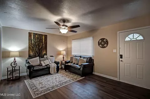 3256 Suncrest Dr, Jackson, MS 39212 photo 3