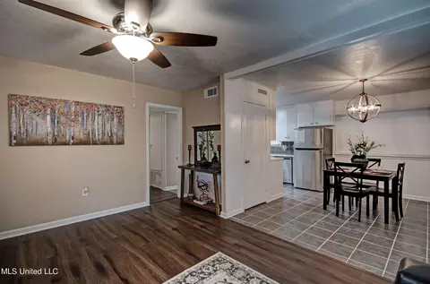 3256 Suncrest Dr, Jackson, MS 39212 photo 5