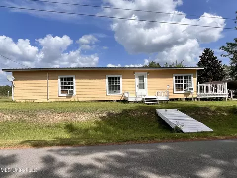 146156 E T Poole Rd, Poplarville, MS 39470