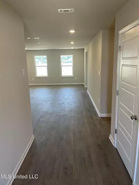 2002 Pettits Ln, Long Beach, MS 39560 photo 2