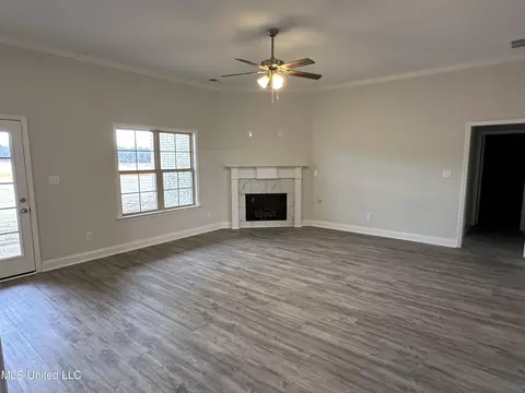 Living - 7644 Willow Way, Hernando, MS 38632 photo 3 of 3