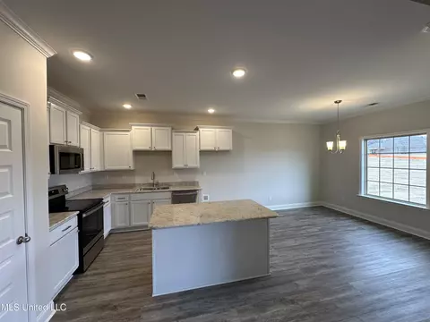 Kitchen - 7644 Willow Way, Hernando, MS 38632 photo 1 of 2