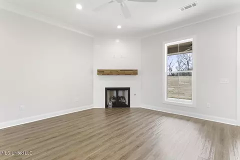 Living - 505 Black Cherry Cv, Canton, MS 39046 photo 2 of 2