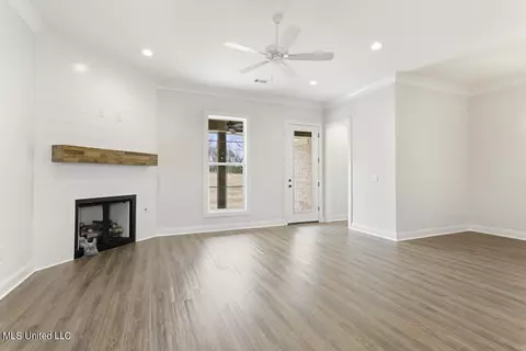 Living - 505 Black Cherry Cv, Canton, MS 39046 photo 1 of 2