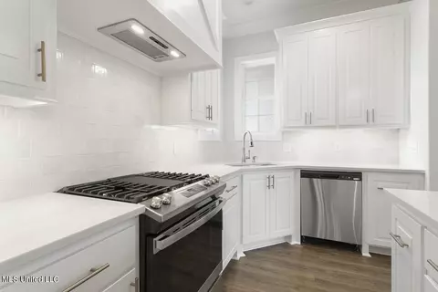 Kitchen - 505 Black Cherry Cv, Canton, MS 39046 photo 5 of 5