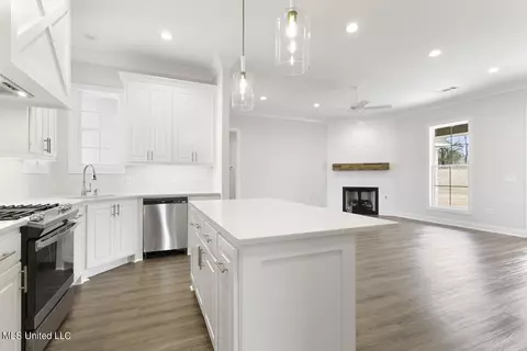 Kitchen - 505 Black Cherry Cv, Canton, MS 39046 photo 4 of 5