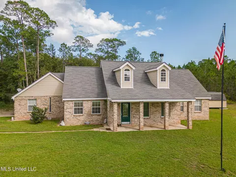 6552 Simmons Dr, Long Beach, MS 39560