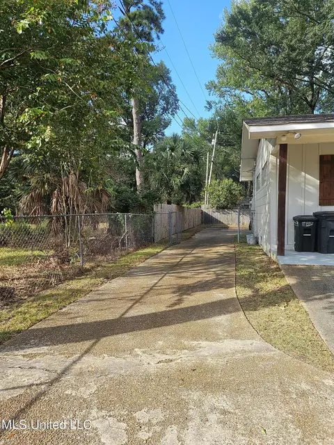 5022 Old Canton Rd, Jackson, MS 39211 photo 4