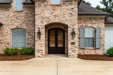 404 Maple Leaf, Madison, MS 39110 photo 2