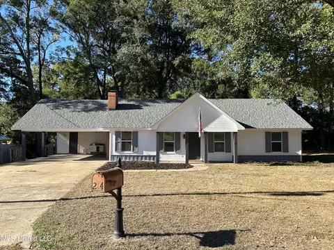 214 Harvest Dr, Ridgeland, MS 39157