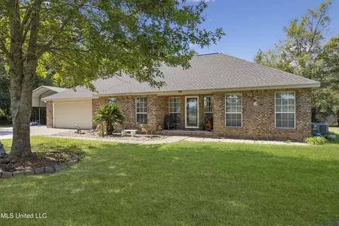 9305 Dana Rd, Biloxi, MS 39532