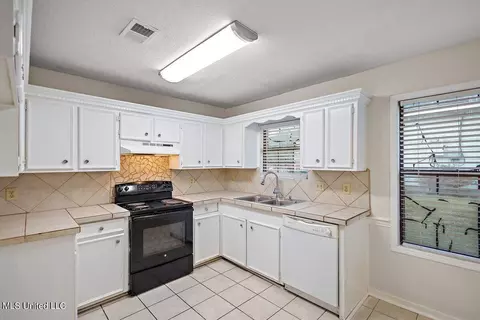 5214 Sycamore Dr, Jackson, MS 39212 photo 12