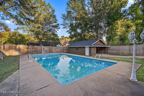 5214 Sycamore Dr, Jackson, MS 39212 photo 3