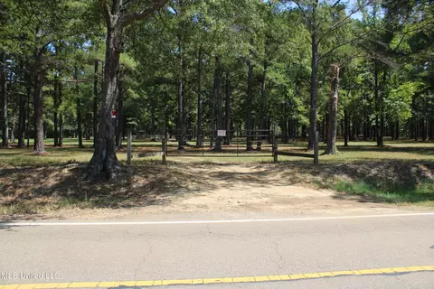 1762 N Old Canton Rd, Canton, MS 39046