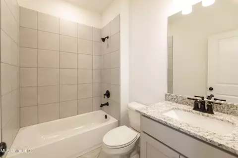 Bath - 3501 Hatton Dr, Nesbit, MS 38651 photo 5 of 5