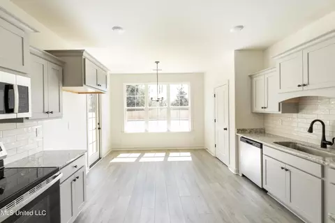 Kitchen - 3501 Hatton Dr, Nesbit, MS 38651 photo 1 of 3