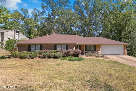 315 Helmsley Dr, Brandon, MS 39047